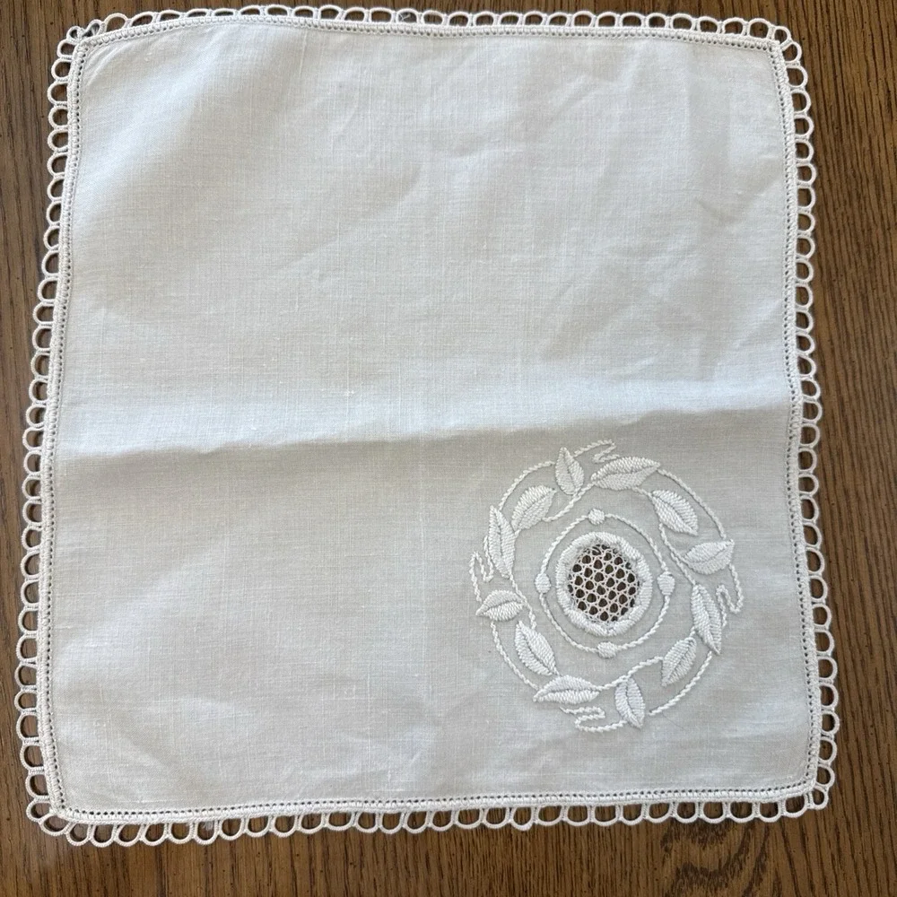 Vtg Linen Tablecloth Square 51